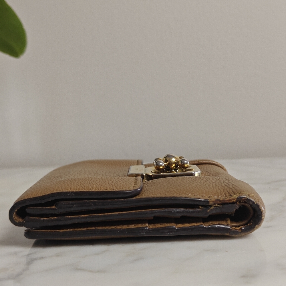 Chloé Vintage Tan Leather Elsie Compact Wallet With Twist Turn Lock (w/COA) - Picture 14 of 16